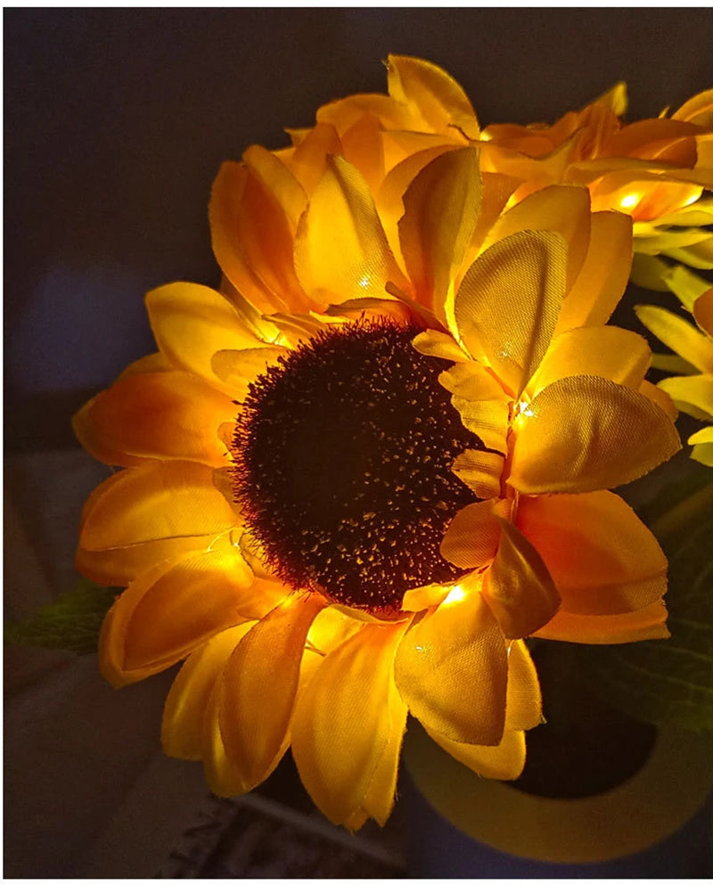 BloomGlow™ – USB Rechargeable Floral Table Lamp – Braylen Glow