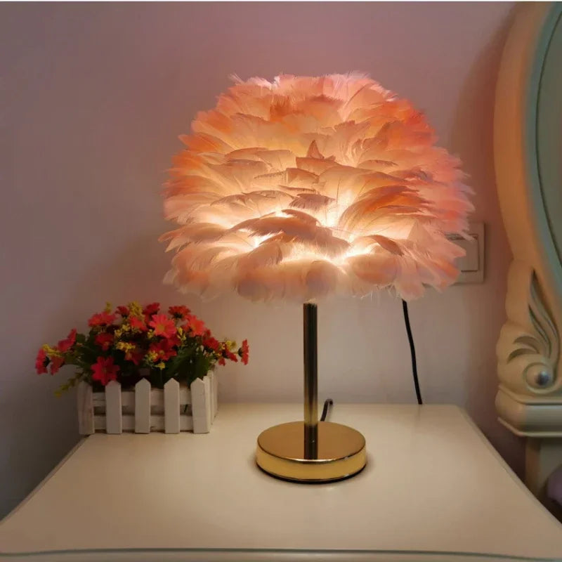 CloudGlow™ – Elegant Feather Table Lamp – Braylen Glow