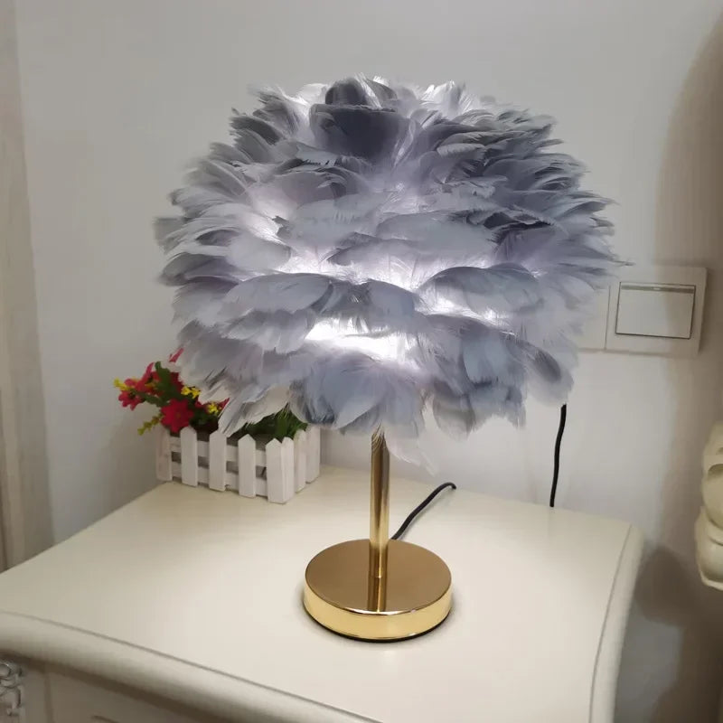 CloudGlow™ – Elegant Feather Table Lamp – Braylen Glow
